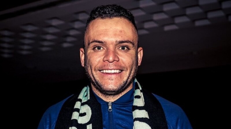 Cruz Azul y América presumen los besos del Cabecita