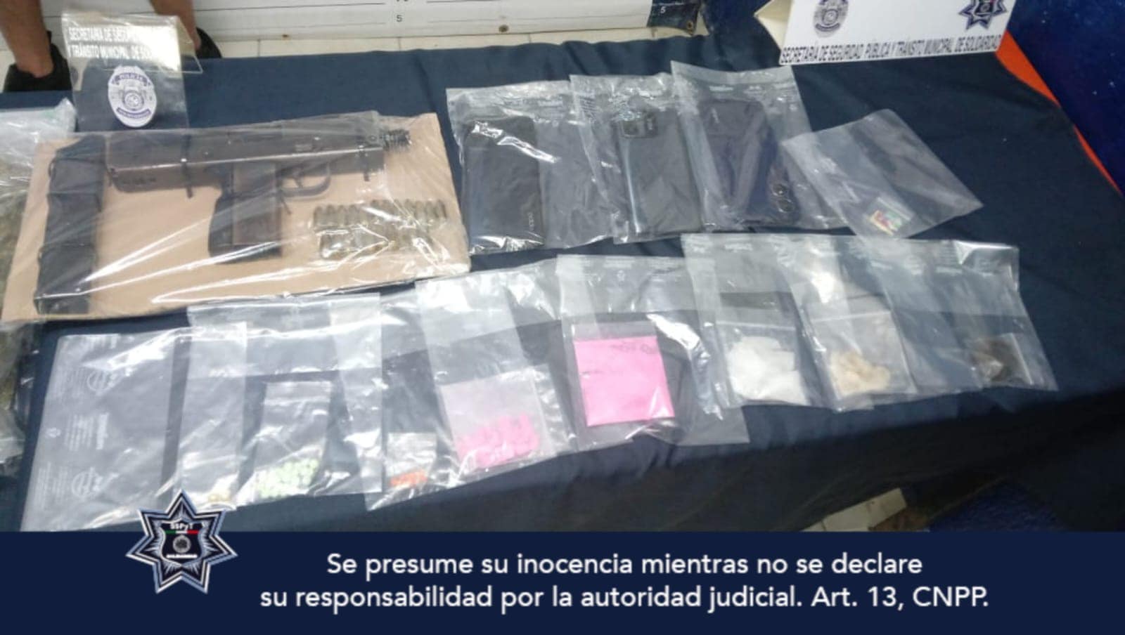 Playa del Carmen: Detienen a sujeto con arma de fuego y drogas; Erik “N” tenía diversos envoltorios con posible marihuana, cocaína, cristal y LSD.