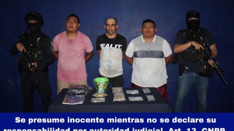 Detenidos por delitos contra la salud en Villas Otoch Paraíso en Cancún