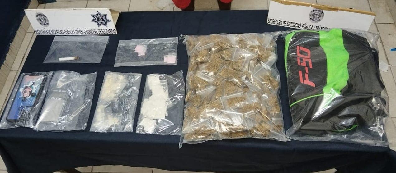 Decomisan 160 dos de enervantes a narcomenudista en la colonia Ejido; Raúl “N” tenía en su poder, marihuana, cocaína y “piedra”.