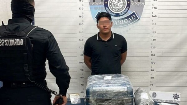 Da cristalazo para robar una maleta en el Centro de Playa del Carmen