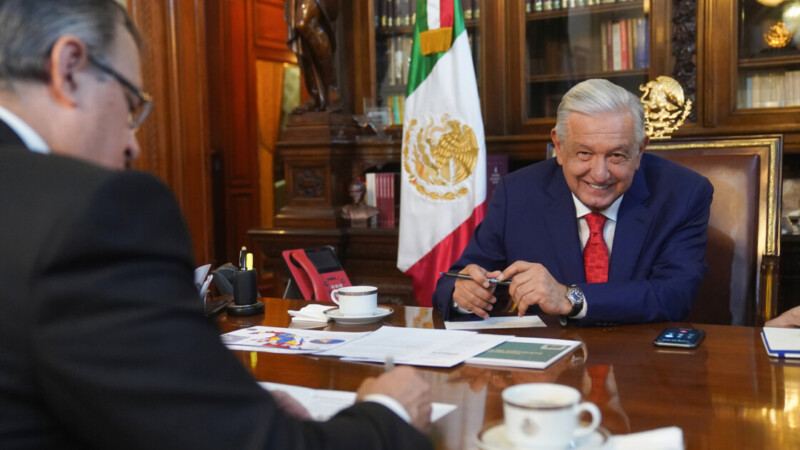 Conversé con Biden sobre asuntos de prioridad bilateral: AMLO