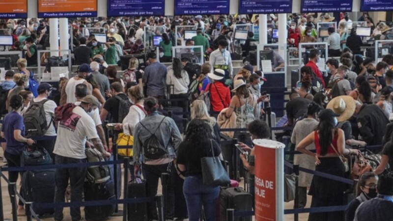 Registra Aeropuerto de Cancún 595 vuelos este sábado