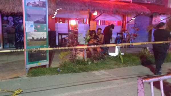Ataque a balazos a un bar en Tulum deja un muerto y tres heridos.