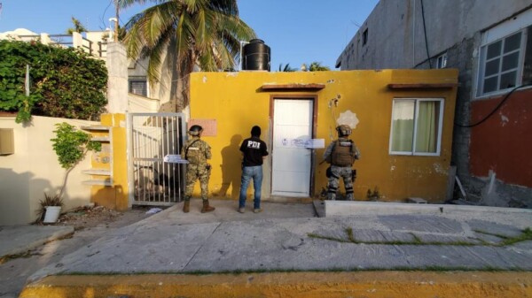 Aseguran diversas dosis de droga en cateo a inmueble de Isla Mujeres.