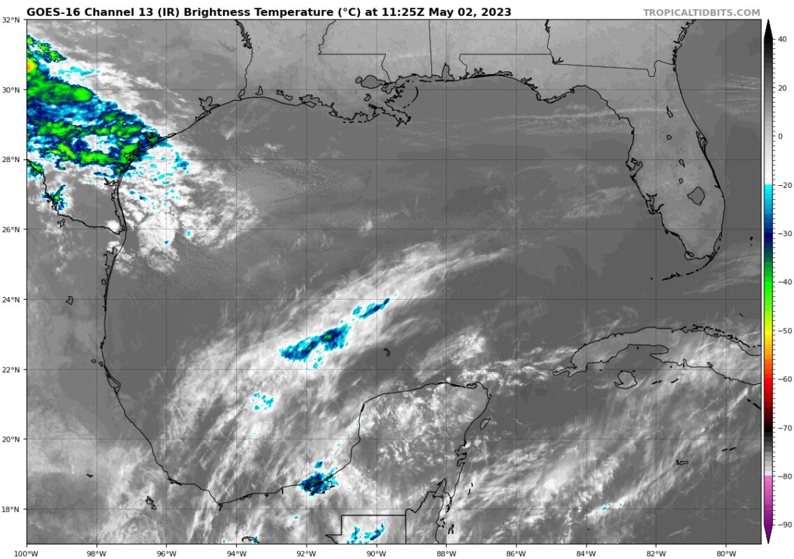 Pronóstico del clima para hoy martes 2 de mayo 2023 en Quintana Roo; cielo medio nublado en el transcurso del día con lluvias aisladas.