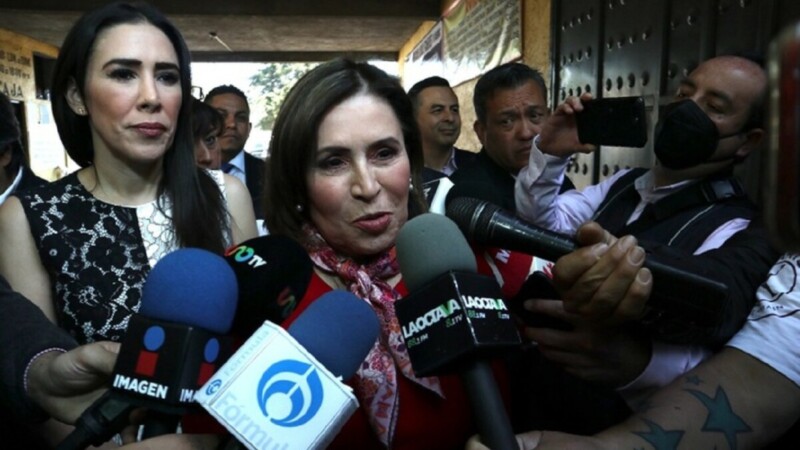 Dan amparo a Rosario Robles contra orden de aprehensión