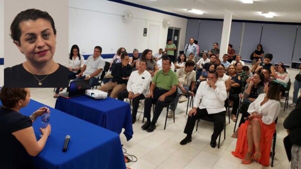 La Magistrada Claudia Carrillo Gasca imparte la plática ante el CCPAQ y la ANCER