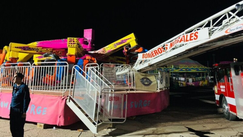 Colapsa juego mecánico en una feria; hubo tres heridos