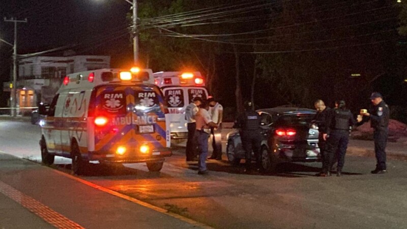 Ejecutan a balazos a un hombre en Cancún frente a decenas de familias