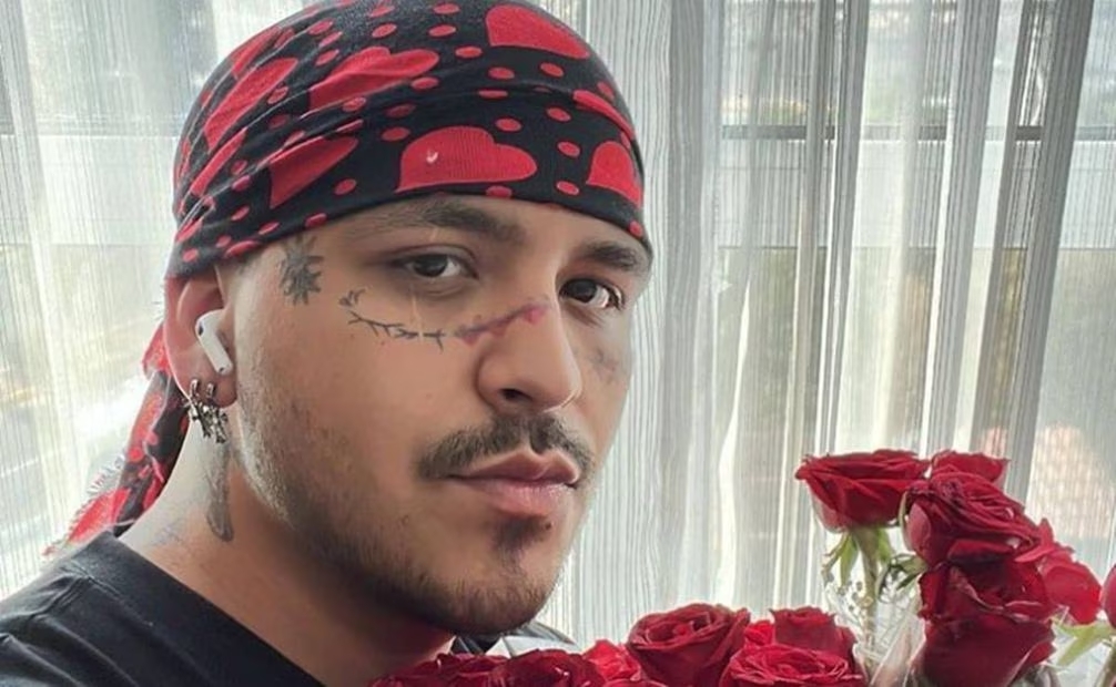 "Es muy doloroso": Christian Nodal comienza proceso para borrarse tatuajes del rostro