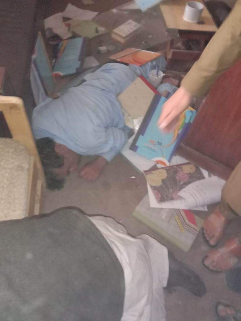 Matan a siete maestros durante un tiroteo en una secundaria de Pakistán la escuela está en una localidad de mayoría chiita.