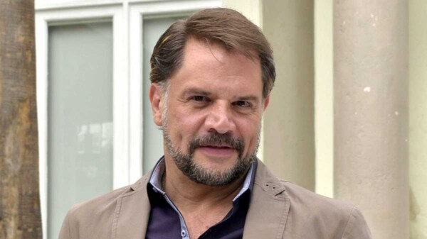 Héctor Parra tendrá que enfrentar audiencia por corrupción de menores