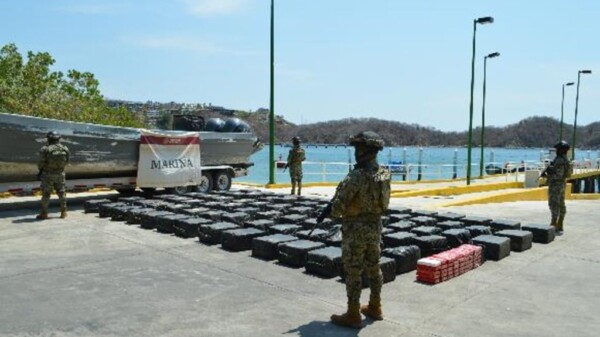 Asegura la Marina 2 toneladas de cocaína en costas de Oaxaca