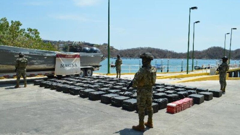Asegura la Marina 2 toneladas de cocaína en costas de Oaxaca