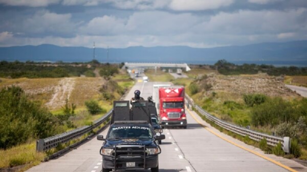 Localizan a 9 de los 50 migrantes secuestrados