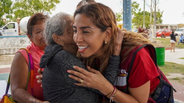 "Abre los ojos con Marybel Villegas" continúa llevando beneficios a cancunenses