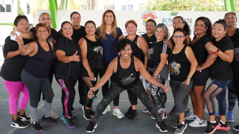 Recorre Marybel Villegas la Supermanzana 77 de Cancún