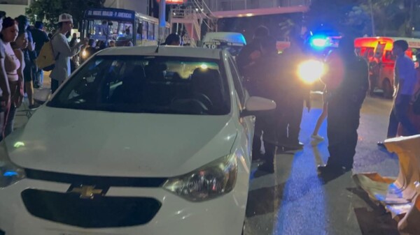 Intentan levantar a checador de combis en plaza Las Américas de Cancún