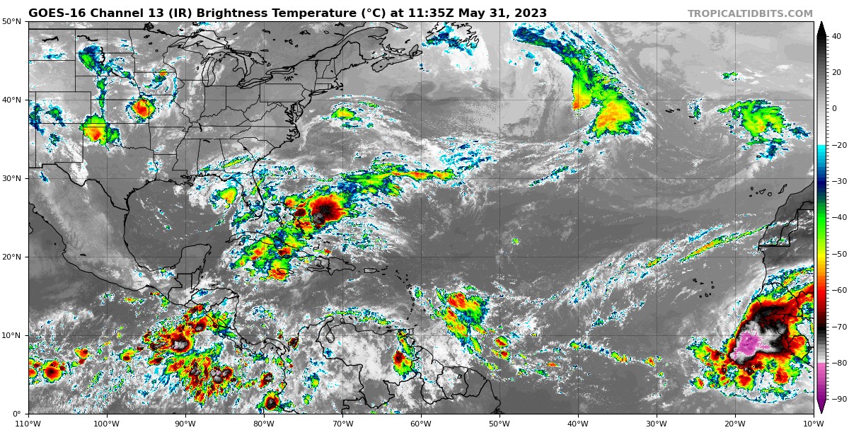 Pronóstico del clima para hoy miércoles 31 de mayo 2023 en Quintana Roo; cielo con nubes dispersas y lluvias puntuales muy fuertes.