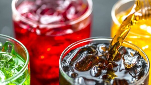 Revela lista de refrescos que contienen el peligroso aspartame.