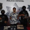 Detenido con arma de fuego y drogas a bordo de un taxi de Cancún
