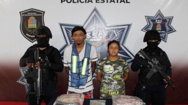 Detienen a dos narcomuenudistas en Kusamil en Cancún