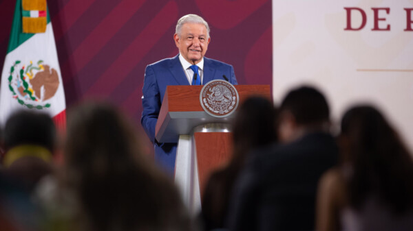 Alertas de viaje a México, por desinformación: AMLO