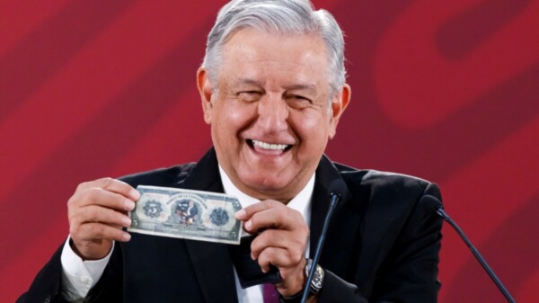 Recuperación del peso es único en 50 años: AMLO