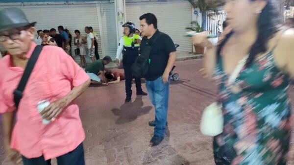 Playa del Carmen: Balacera en la Quinta Avenida deja una persona muerta y dos heridas.