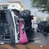 Autobús se queda sin frenos y provoca aparatoso accidente (VIDEO)
