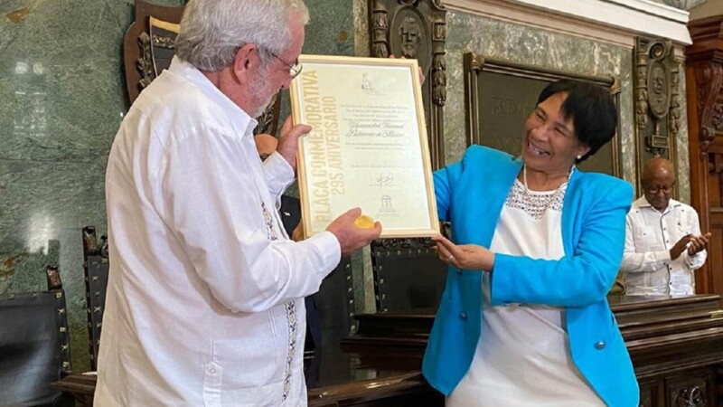 Abre la UNAM centro de estudios en Cuba