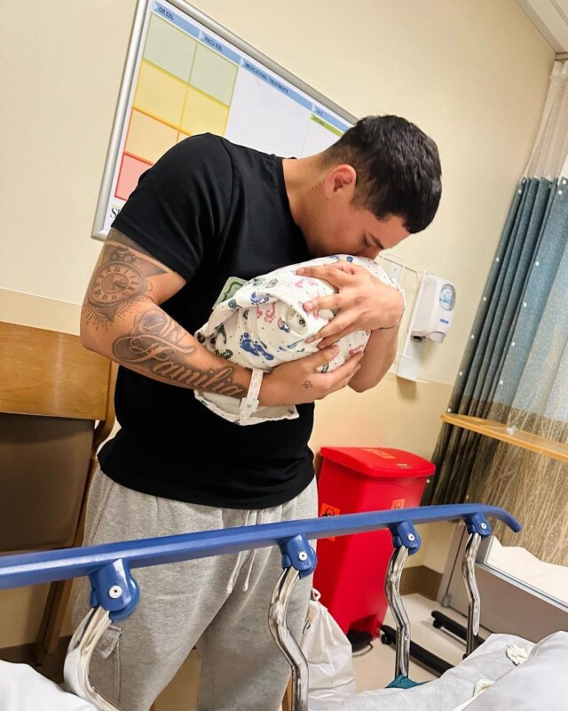 Eduin Caz y Daisy Anahy le dan la bienvenida a su bebé
