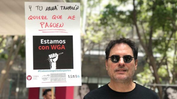 Huelga de escritores de Hollywood recibe apoyo en todo el mundo