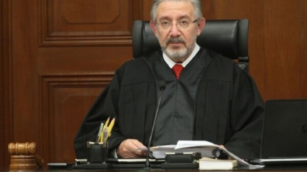 Frenan proyecto del ministro Aguilar que golpeaba al SAT