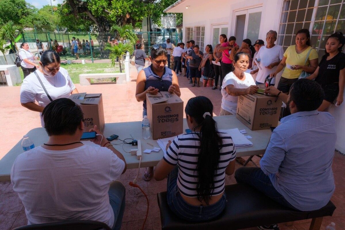 Mara Lezama supervisa entrega de paquetes alimentarios “Comemos Tod@s” en Cancún