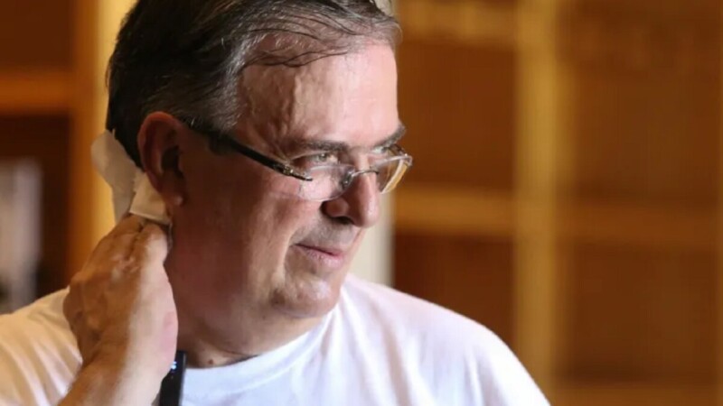 Defiende AMLO a Ebrard ante presuntas irregularidades