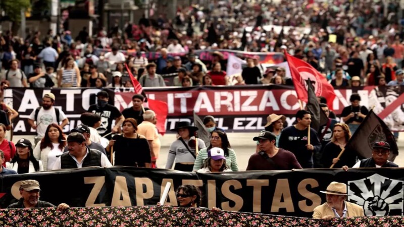 Zapatistas salen a las calles de México a exigir un alto a ataques en Chiapas