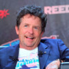 Michael J. Fox sufre una caída en un panel sobre "Back to the future"