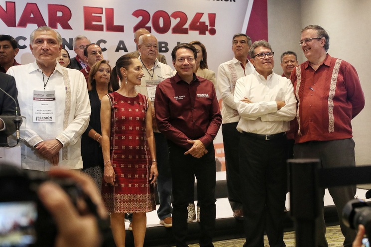 De izquierda a derecha: Adán Augusto López, Claudia Sheinbaum, Mario Delgado, Ricardo Monreal y Marcelo Ebrard, durante la conferencia de prensa tras la sesión extraordinaria del Consejo Nacional de Morena el pasado 11 de junio, donde se definió el método de selección del coordinador de los Comités para la Defensa de la Cuarta Transformación.