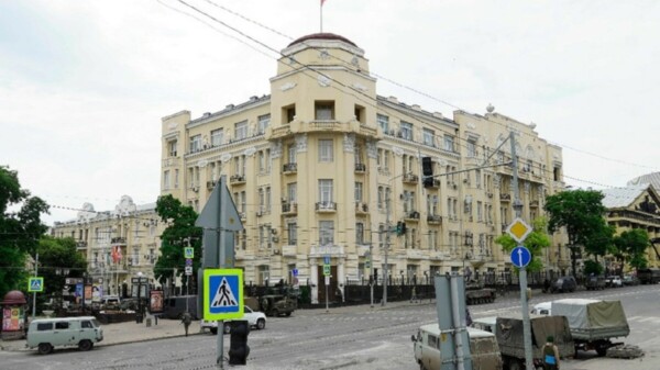 Frenan avance de mercenarios a Moscú; evitan “baño de sangre”