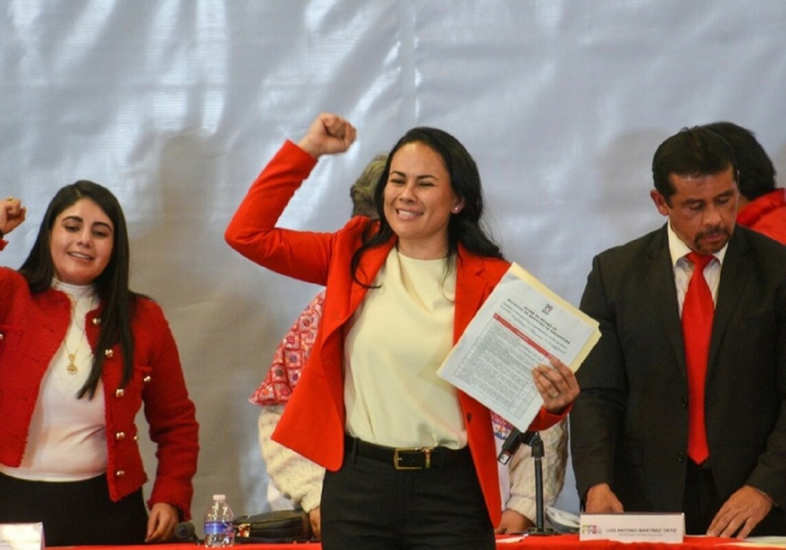 La candidata a gobernadora por la coalición que integran los partidos PRI, Acción Nacional, de la Revolución Democrática y Nueva Alianza, Alejandra del Moral Vela.