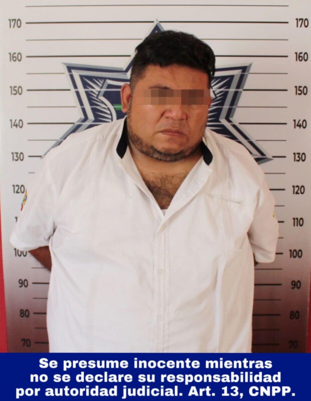 Detienen a taxista con droga en el fraccionamiento La Selva en Cancún; Arthur "N" intentó darse a la fuga a bordo de su unidad.