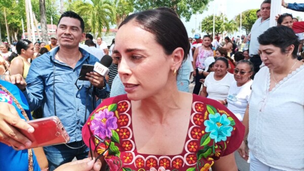 Interviene Ana Paty Peralta por el problema de suministro de agua en Cancún.