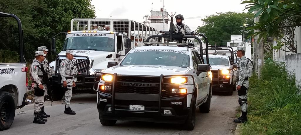 Operativo en la cárcel de Cancún para el trasladado de 26 reos; fueron reubicados a penales de Chiapas y Oaxaca.