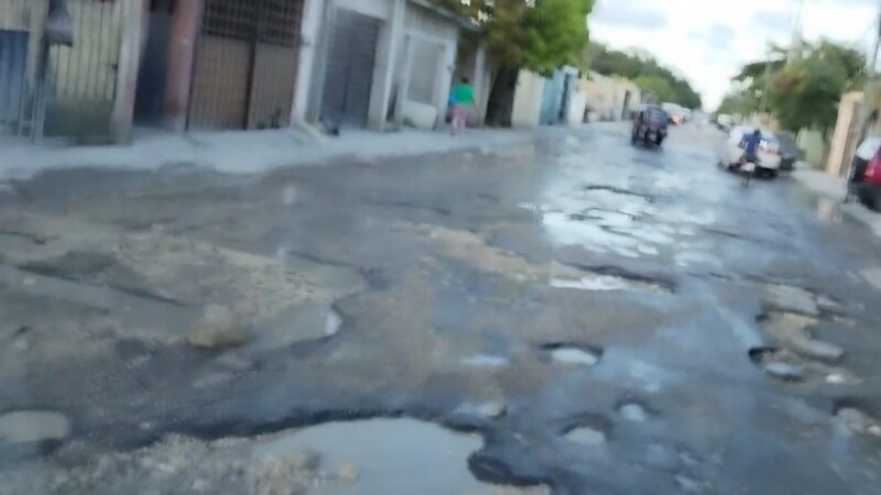 Vecinos del fraccionamiento Galaxias del Sol por fin ven reparadas sus vialidades