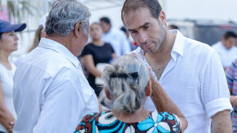 Diego Castañón visita el fraccionamiento Las Palmas de Tulum