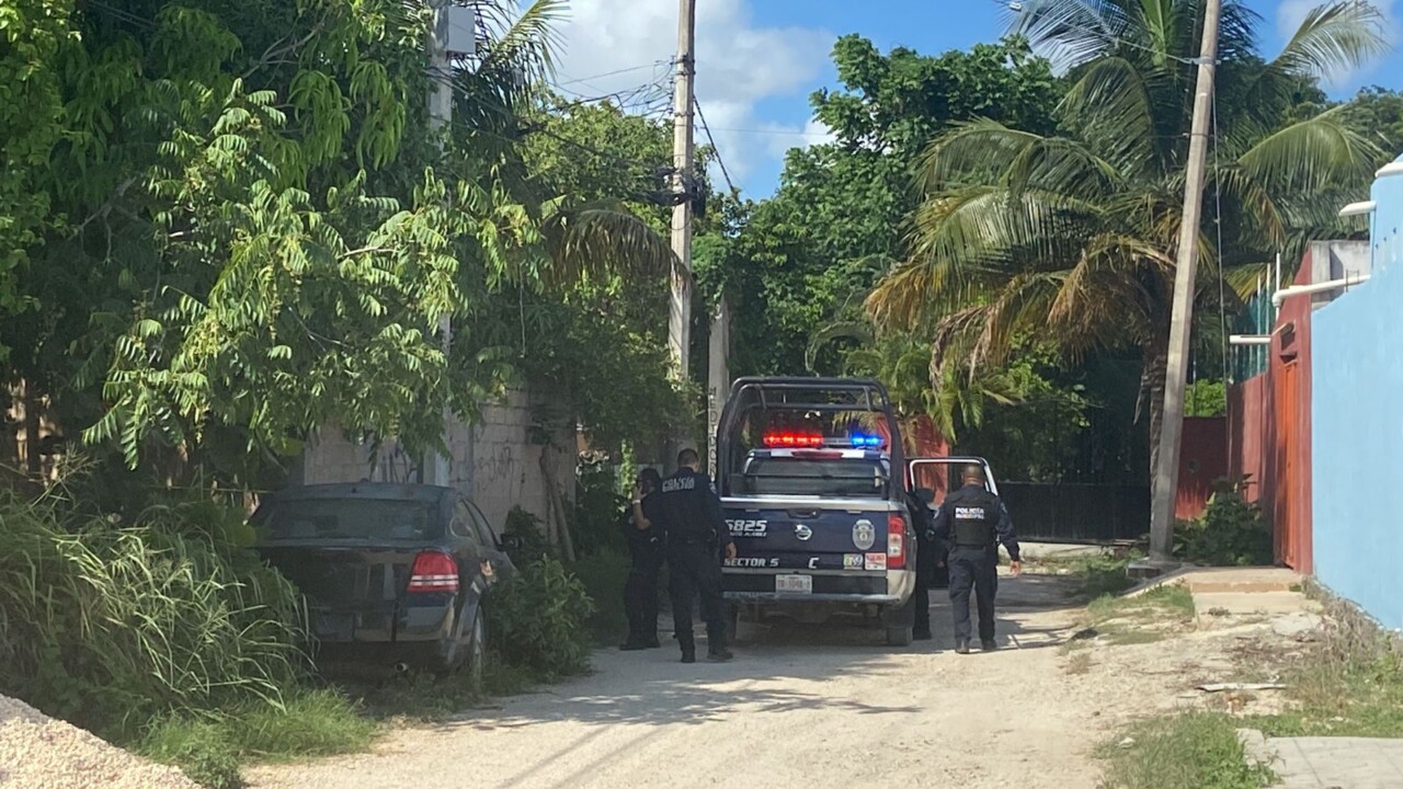Hallan cuerpos de dos jóvenes ejecutados en El Pedregal; vecinos de la calle Zafiro hicieron el macabro hallazgo.