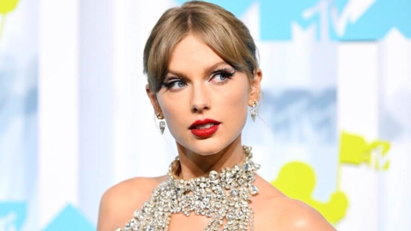 Emprendedora pide dinero para su boleto del concierto de Taylor Swift en México