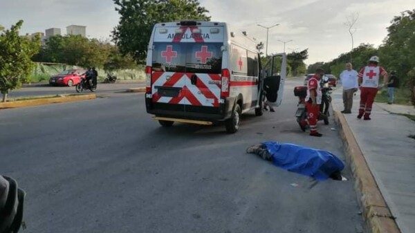 Ciclista muere impactado por un auto en Playa del Carmen